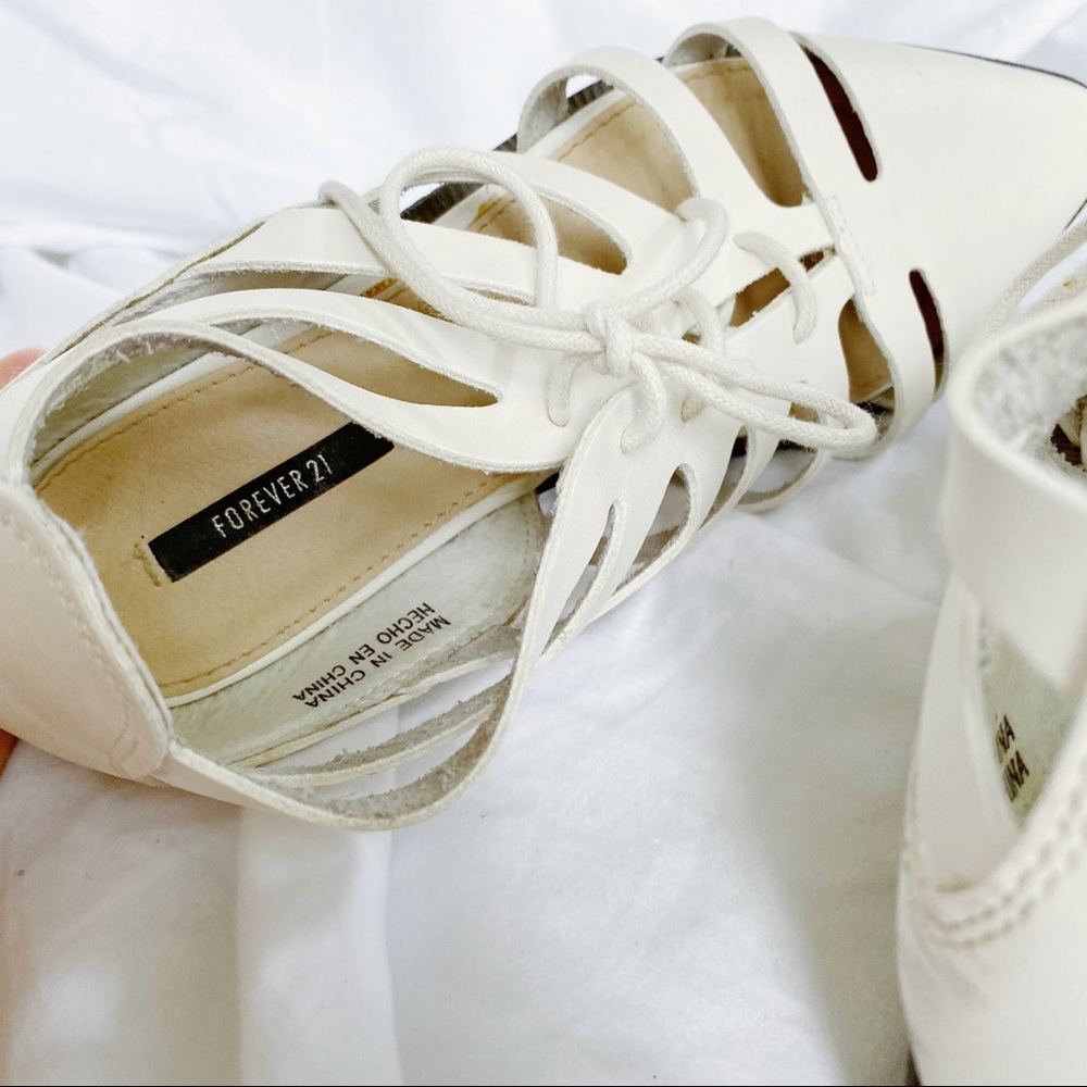 Sandals. - Picture 7 of 8